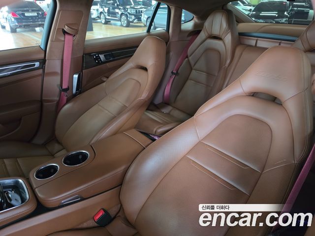 Porsche Panamera 2019 — photo 17