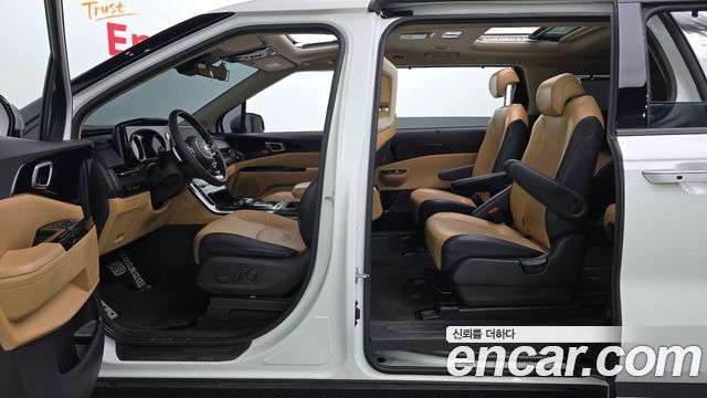 Kia Canival 2021 — photo 10