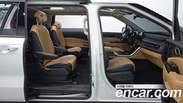 Kia Canival 2021 — photo 11
