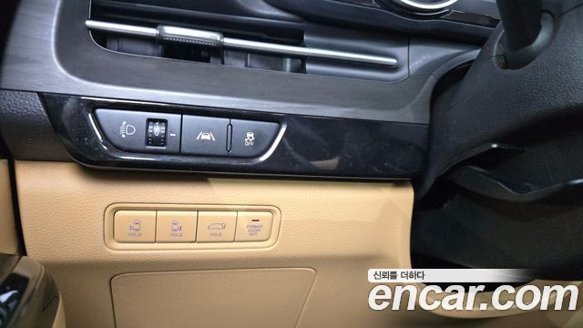 Kia Canival 2021 — photo 17