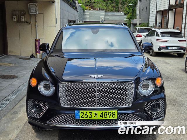 Bentley Bentayga 2021 — photo 1