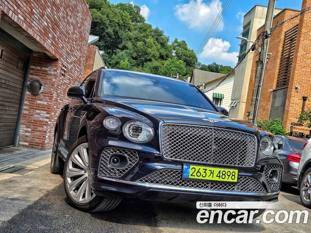 Bentley Bentayga 2021 — photo 2