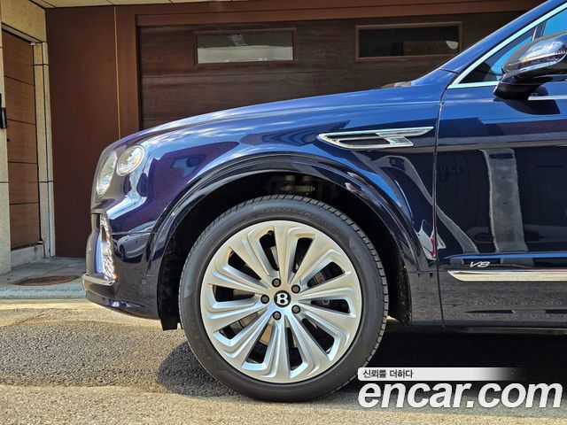 Bentley Bentayga 2021 — photo 7