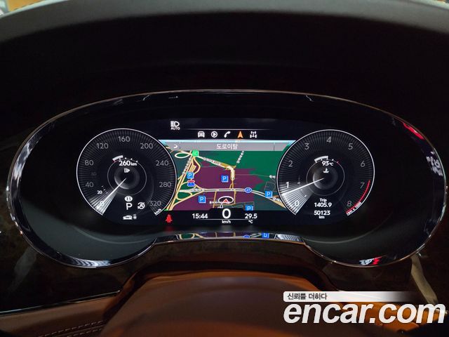 Bentley Bentayga 2021 — photo 10