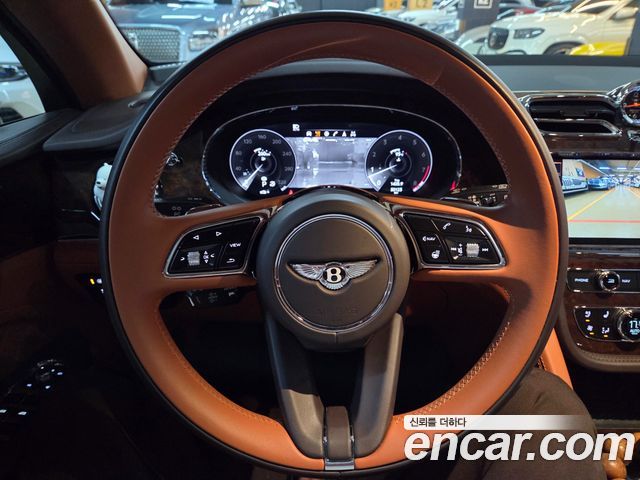 Bentley Bentayga 2021 — photo 11