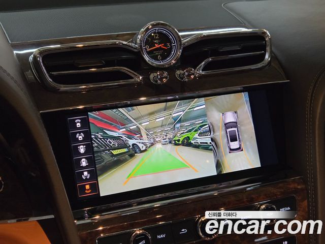 Bentley Bentayga 2021 — photo 13
