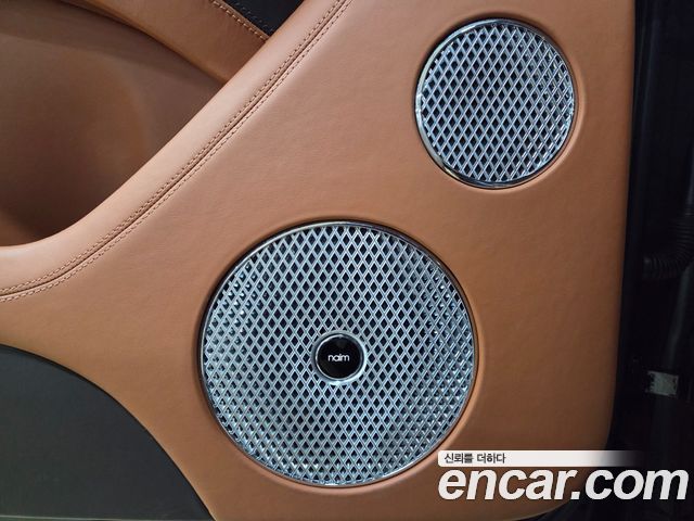 Bentley Bentayga 2021 — photo 18
