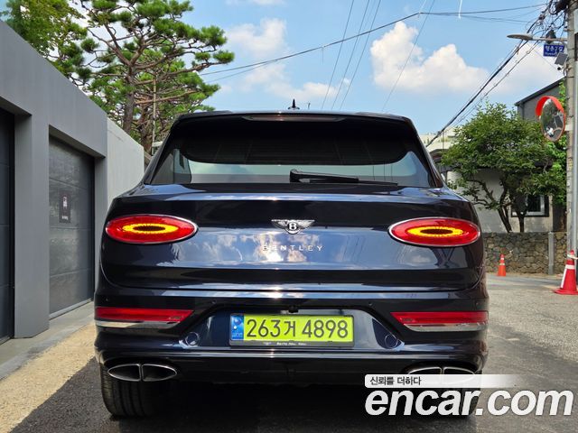 Bentley Bentayga 2021 — photo 19
