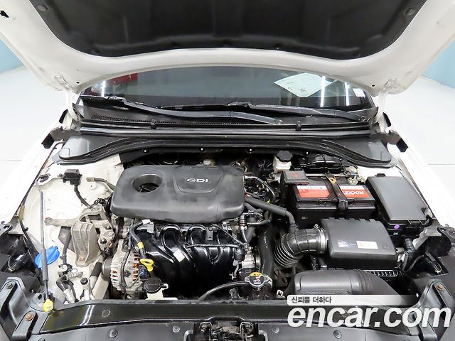 Hyundai AVANTE 2016 — photo 19