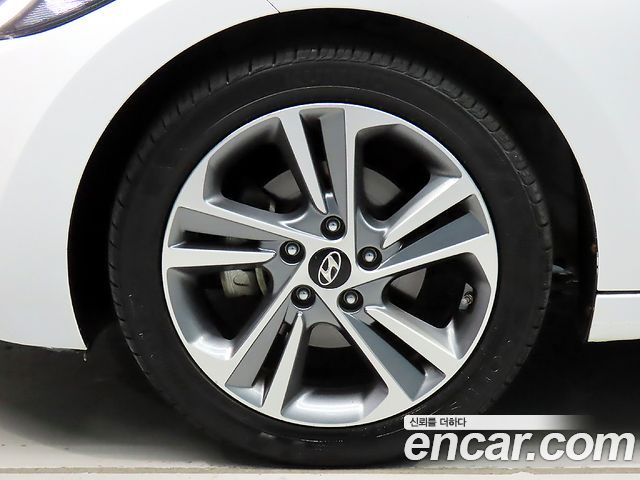 Hyundai AVANTE 2016 — photo 20