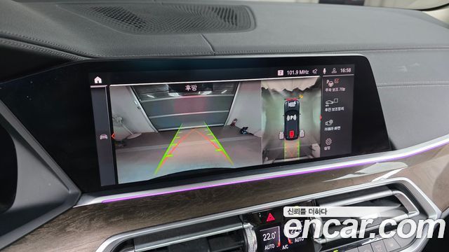BMW X5 2022 — photo 16