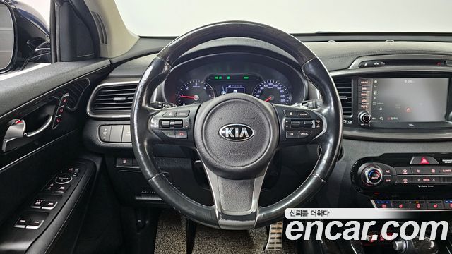 Kia Sorento 2017 — photo 11