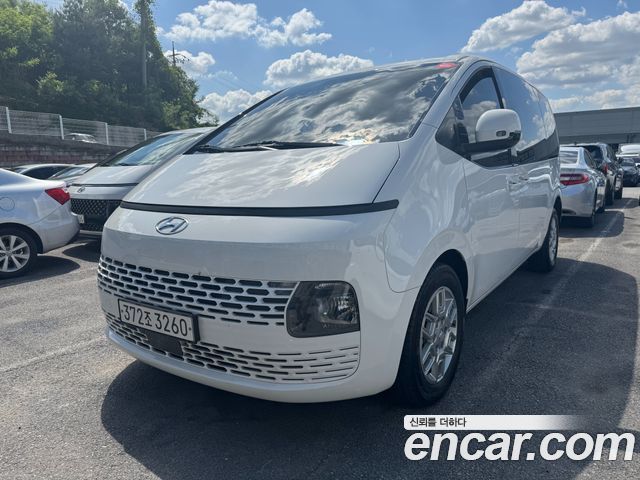 Hyundai Staria 2022 — photo 1