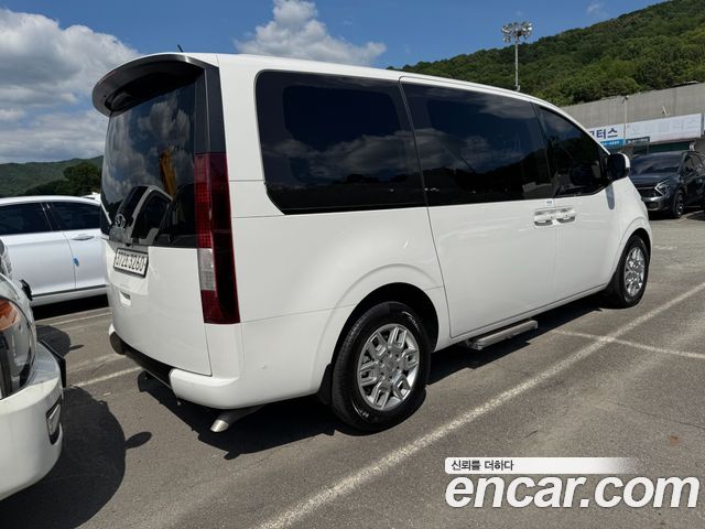 Hyundai Staria 2022 — photo 2