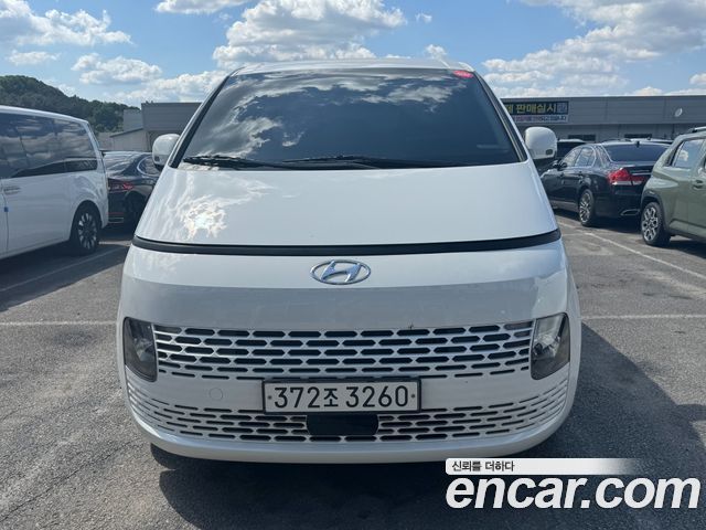Hyundai Staria 2022 — photo 3