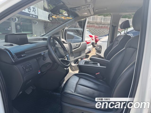 Hyundai Staria 2022 — photo 10