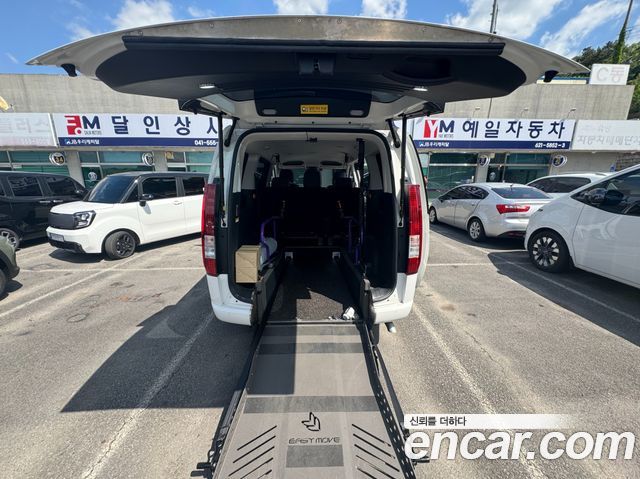 Hyundai Staria 2022 — photo 11