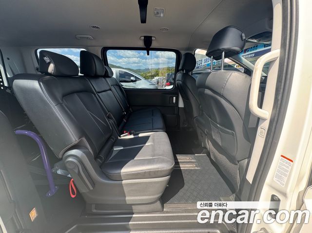 Hyundai Staria 2022 — photo 17
