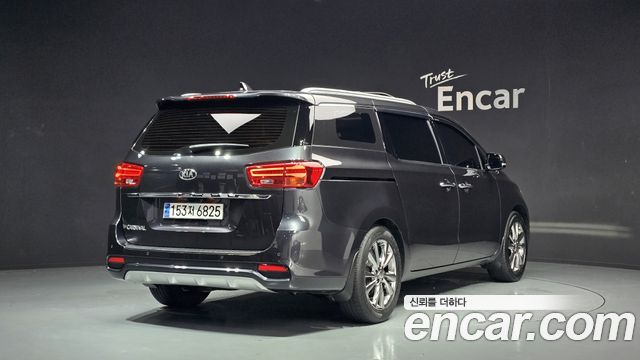 Kia Canival 2019 — photo 2