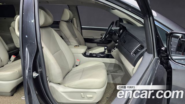 Kia Canival 2019 — photo 13
