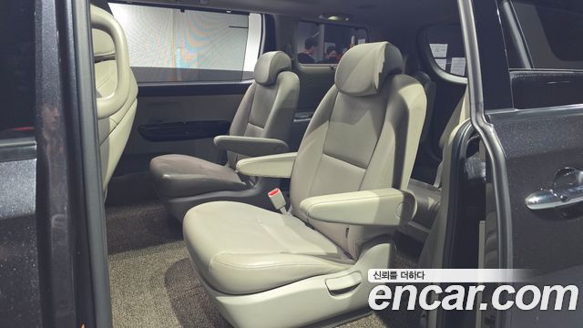 Kia Canival 2019 — photo 18