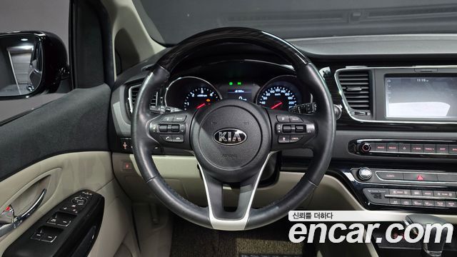 Kia Canival 2019 — photo 19