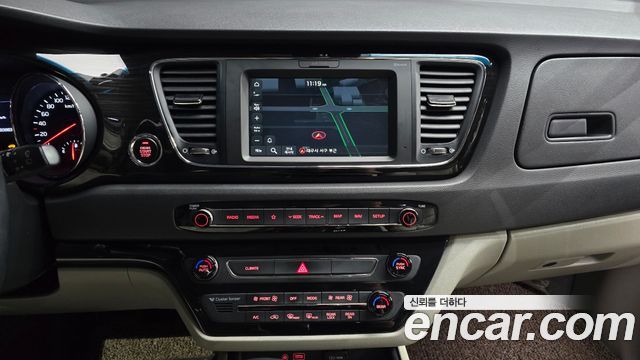 Kia Canival 2019 — photo 20