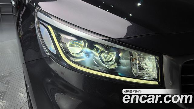 Kia Canival 2019 — photo 8