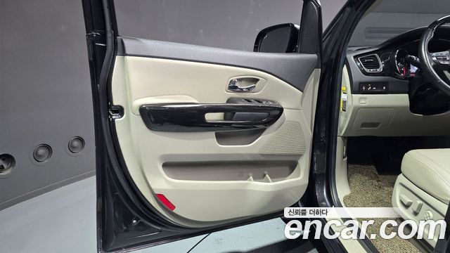 Kia Canival 2019 — photo 14