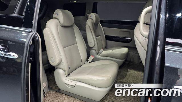 Kia Canival 2019 — photo 16