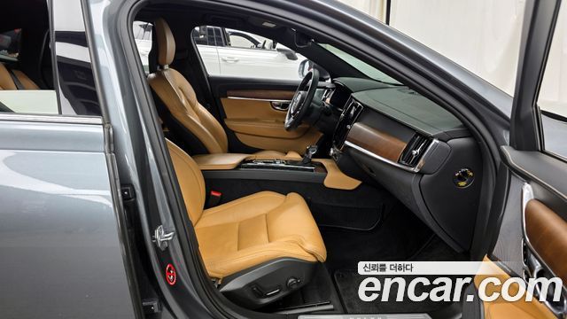 Volvo S90 2018 — photo 17