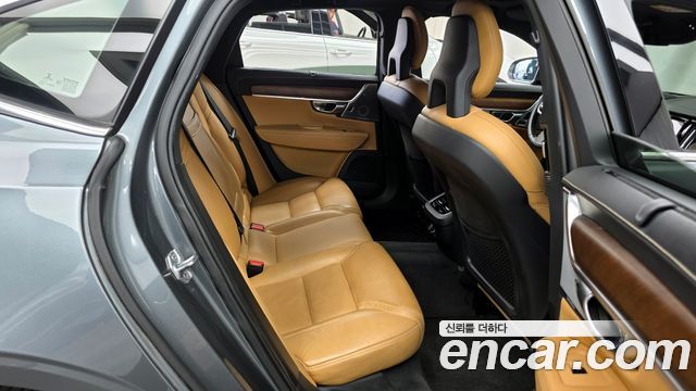 Volvo S90 2018 — photo 18