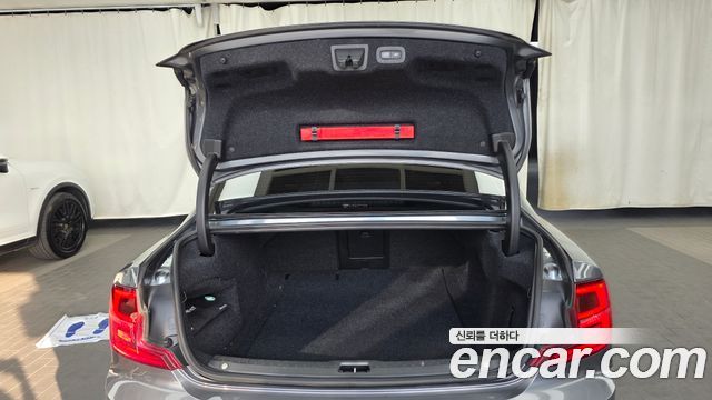 Volvo S90 2018 — photo 26