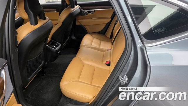 Volvo S90 2018 — photo 16