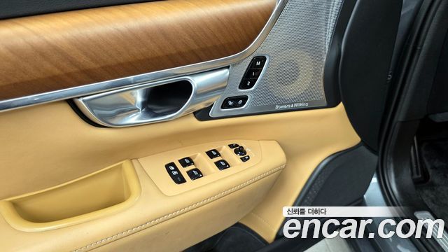 Volvo S90 2018 — photo 27