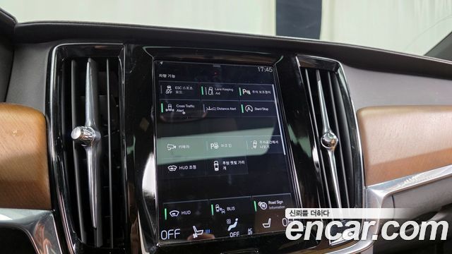 Volvo S90 2018 — photo 29