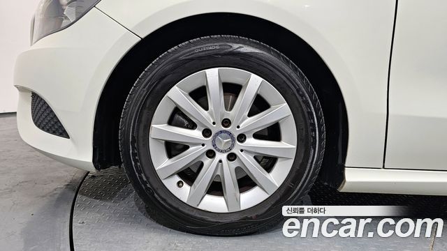 Mercedes-Benz A-Class 2014 — photo 5