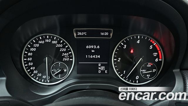 Mercedes-Benz A-Class 2014 — photo 8