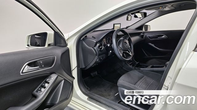 Mercedes-Benz A-Class 2014 — photo 10