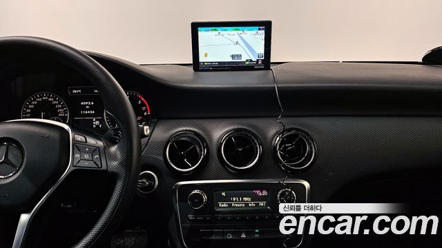 Mercedes-Benz A-Class 2014 — photo 13