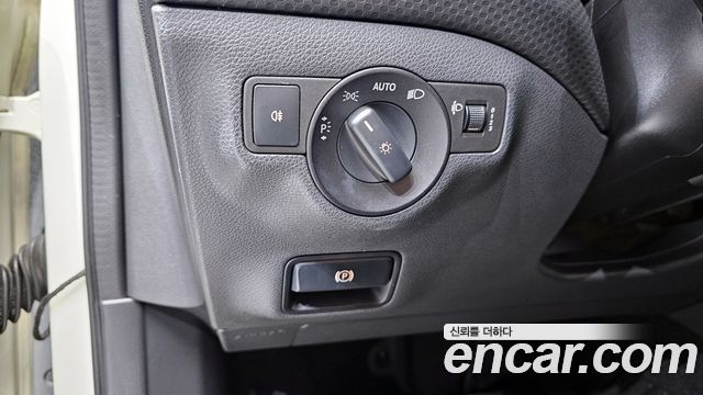 Mercedes-Benz A-Class 2014 — photo 16