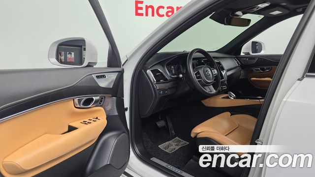 Volvo XC90 2022 — photo 10