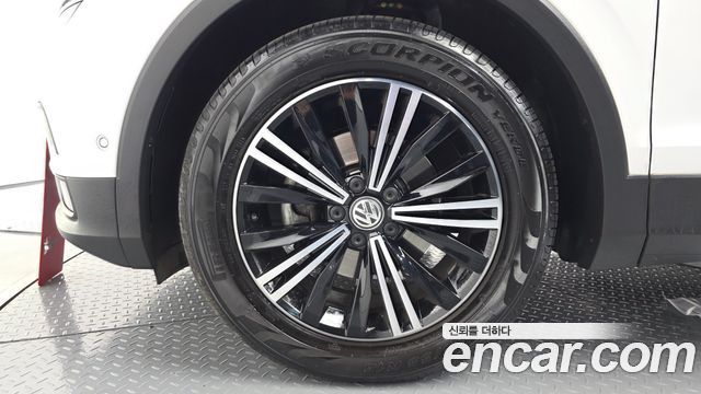 Volkswagen Tiguan 2020 — photo 5