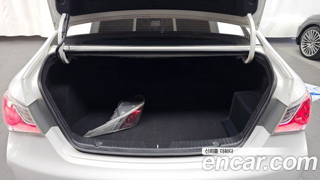 Hyundai Sonata 2012 — photo 19