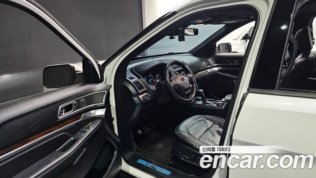 Ford Explorer 2018 — photo 10
