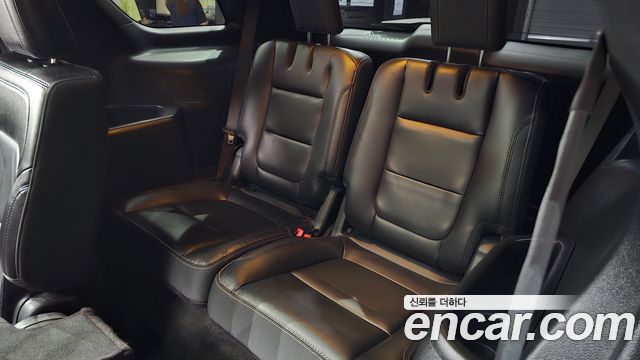 Ford Explorer 2018 — photo 11