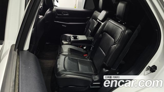 Ford Explorer 2018 — photo 12