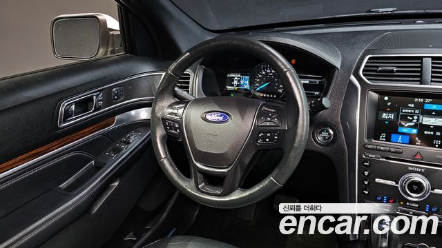 Ford Explorer 2018 — photo 14