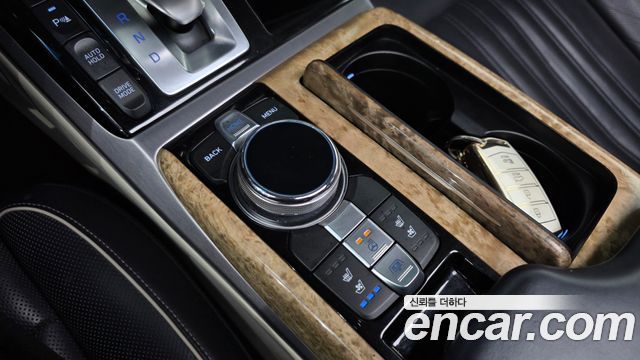 Genesis EQ900 2016 — photo 26