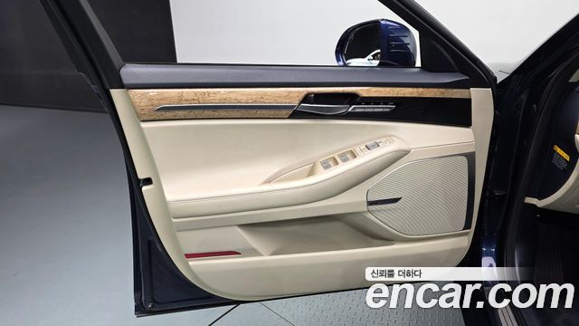 Genesis EQ900 2016 — photo 14